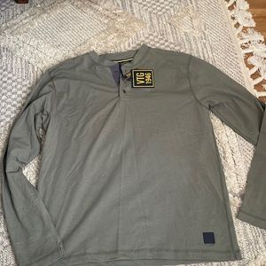 Large VTG 1946 men’s top.